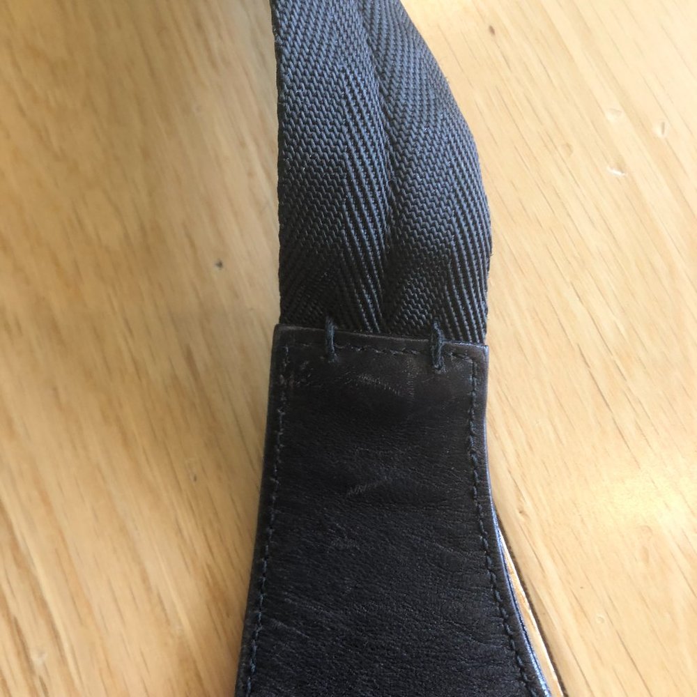 Authentic Prada leather crossbody - Picture 11 of 13